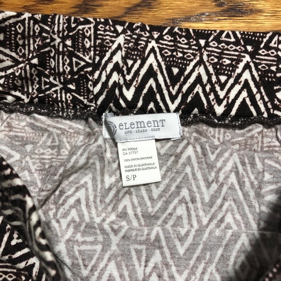 NWOT Element High waist printed maxi skirt w/ slit - Picture 4 of 4